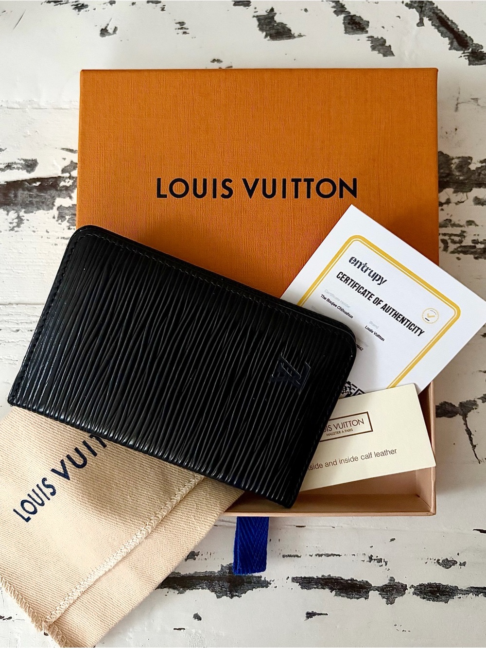 Louis Vuitton Black Epi Leather Cardholder with Debossed Logo - Picture 2 of 8